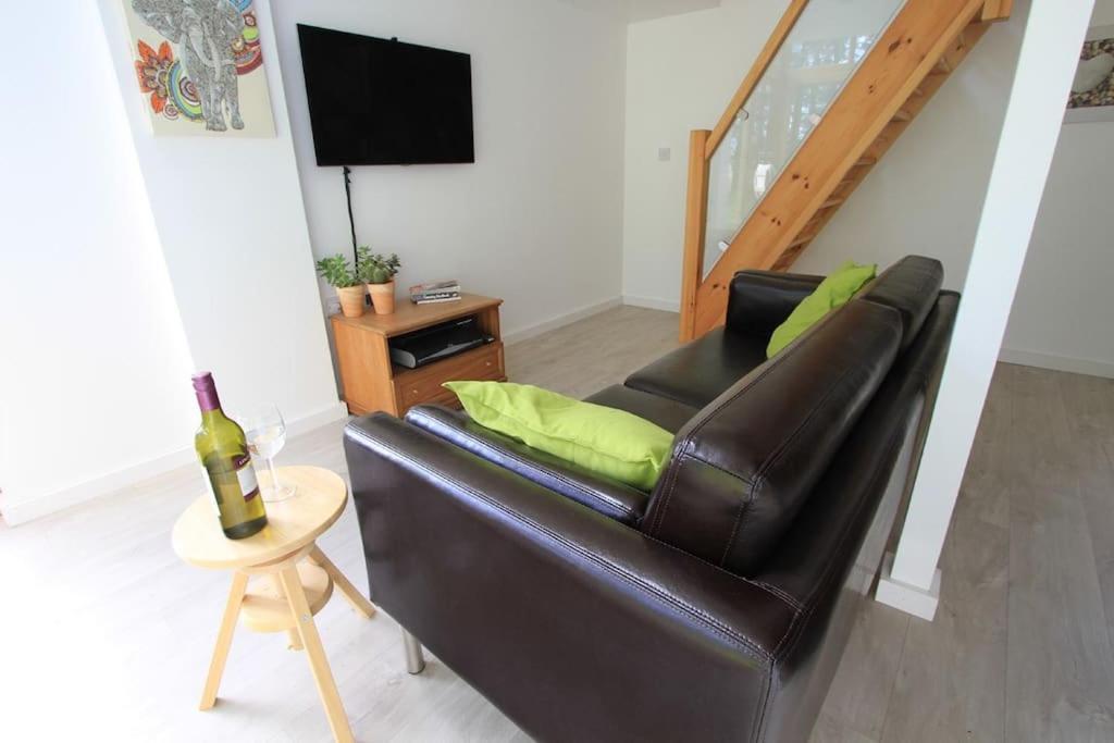 Orchard Nook - Sleeps 4, 2 Bedrooms Kendal Luaran gambar